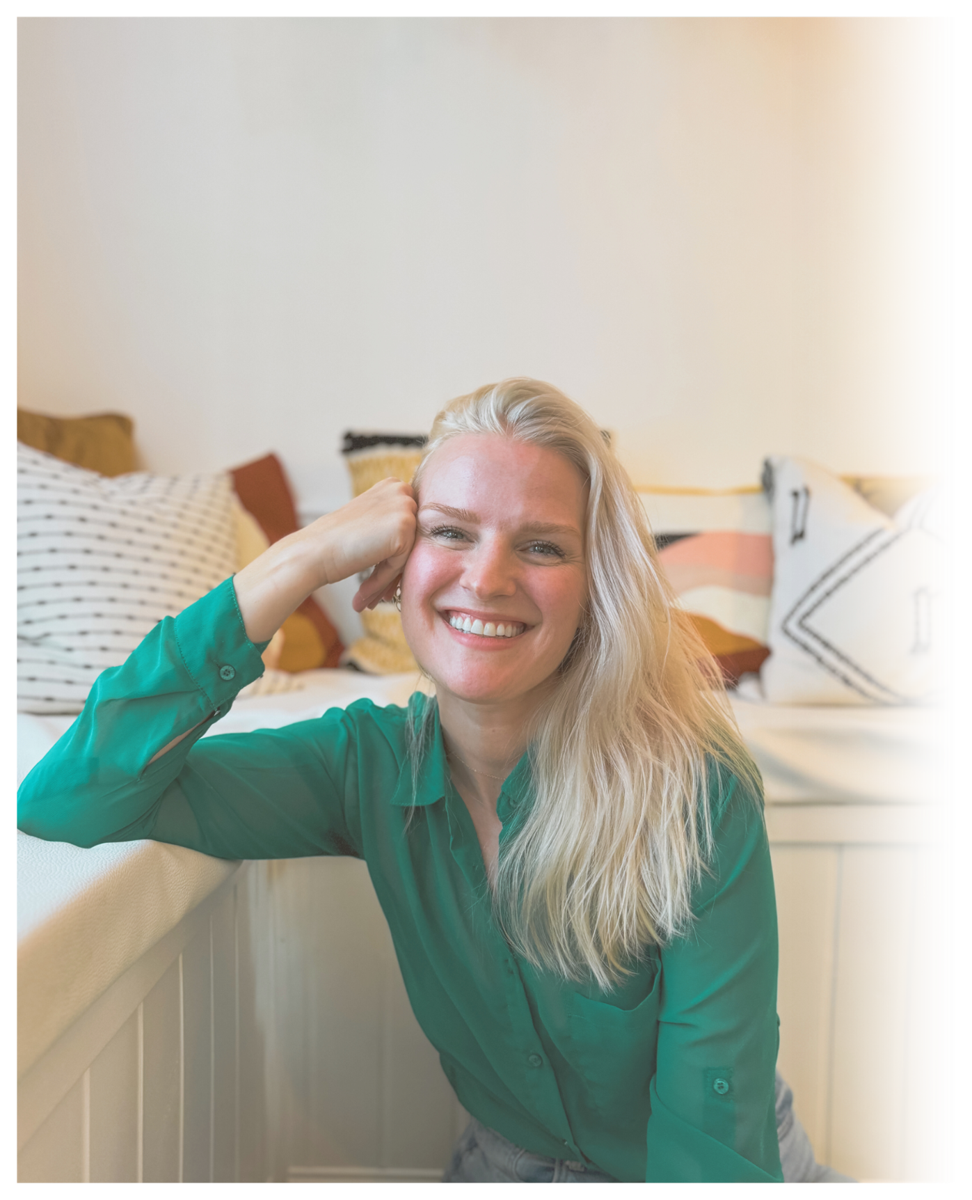Christel Brochu souriante qui regarde la caméra